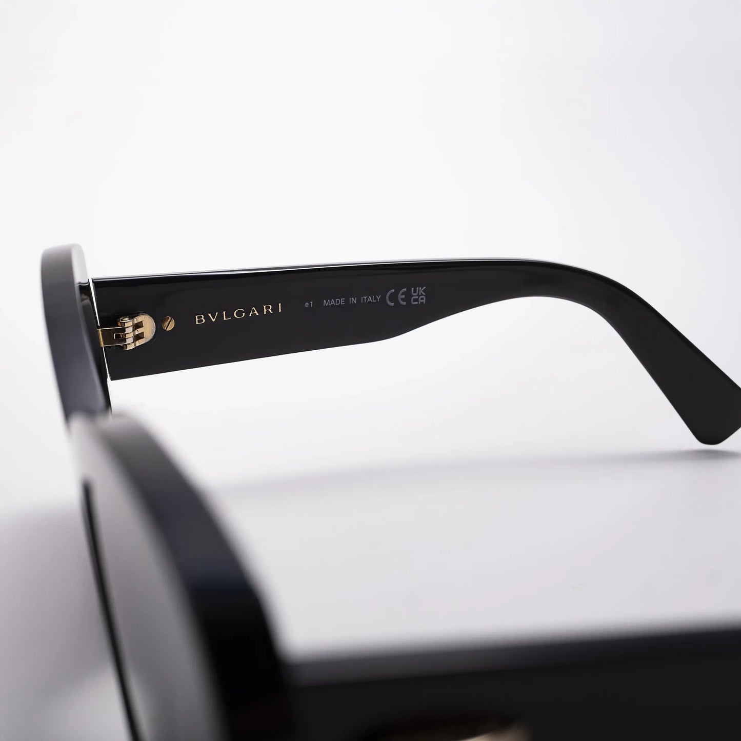 Occhiale da sole Bulgari BV40046I 01B Black