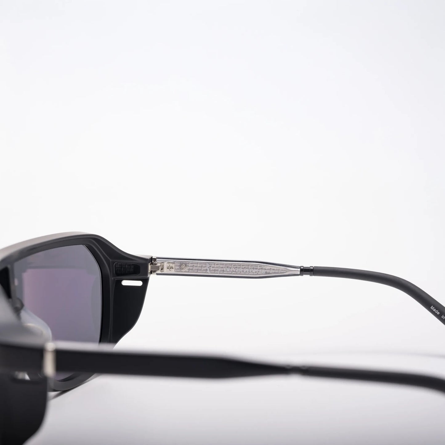 Oliver Peoples OV5591SU R-12 700187 Black Sunglasses