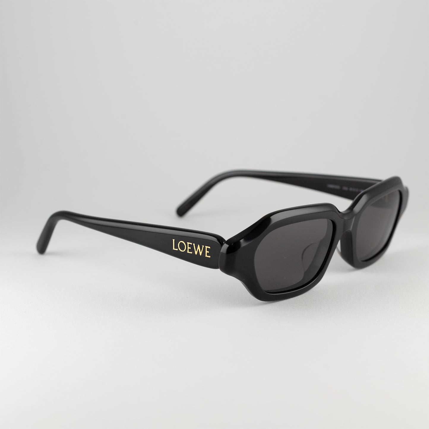 Occhiale da sole Loewe LW40157U 01A Black - Clyra Eyewear