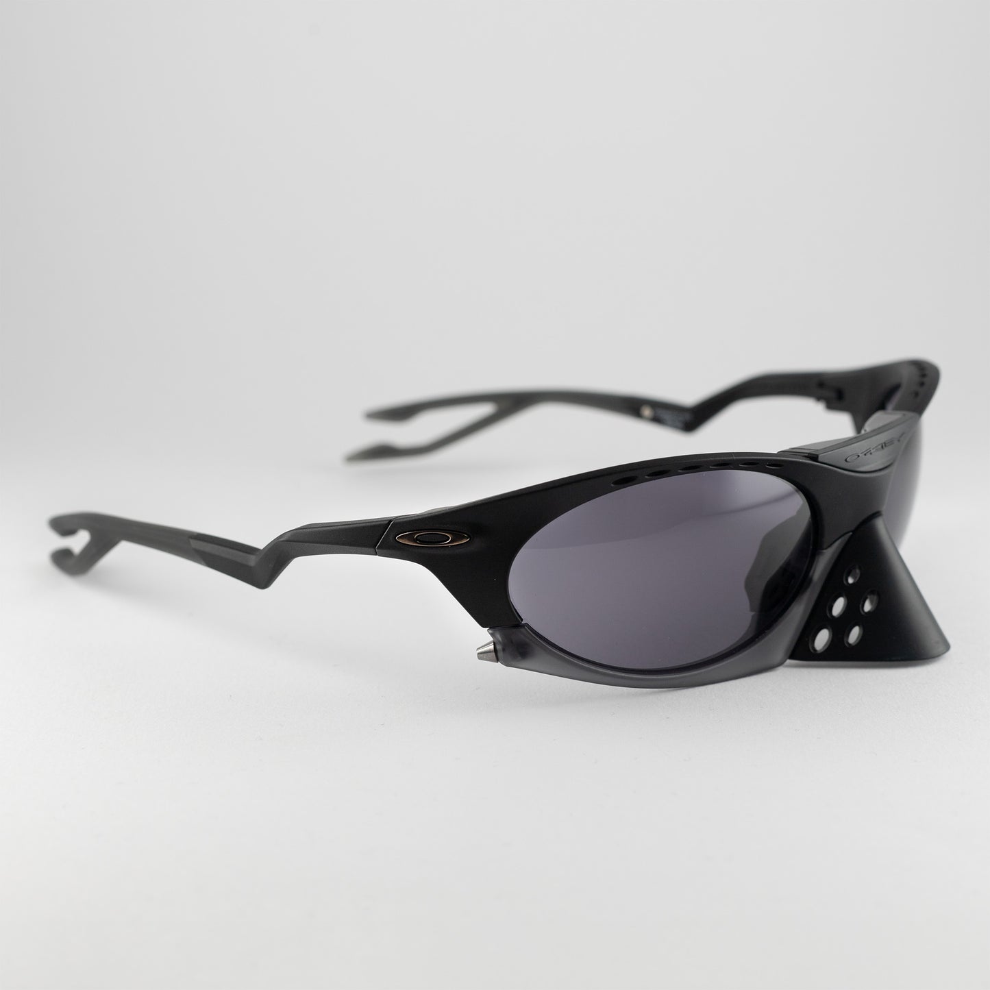 Occhiale da sole Oakley Plantaris OO9437 0163 Black - Clyra Eyewear