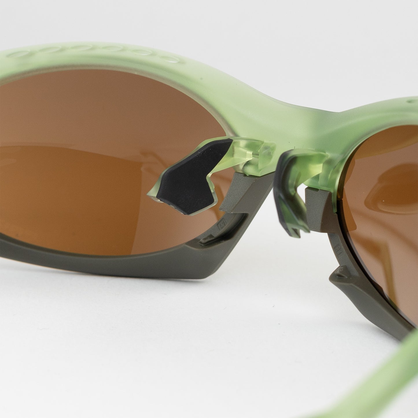 Occhiale da sole Oakley Plantaris OO9437 0363 Olive - Clyra Eyewear