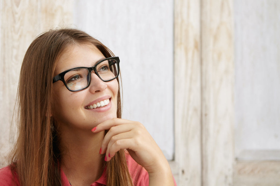 Occhiali da vista per donne: 5 cose da sapere - Clyra Eyewear
