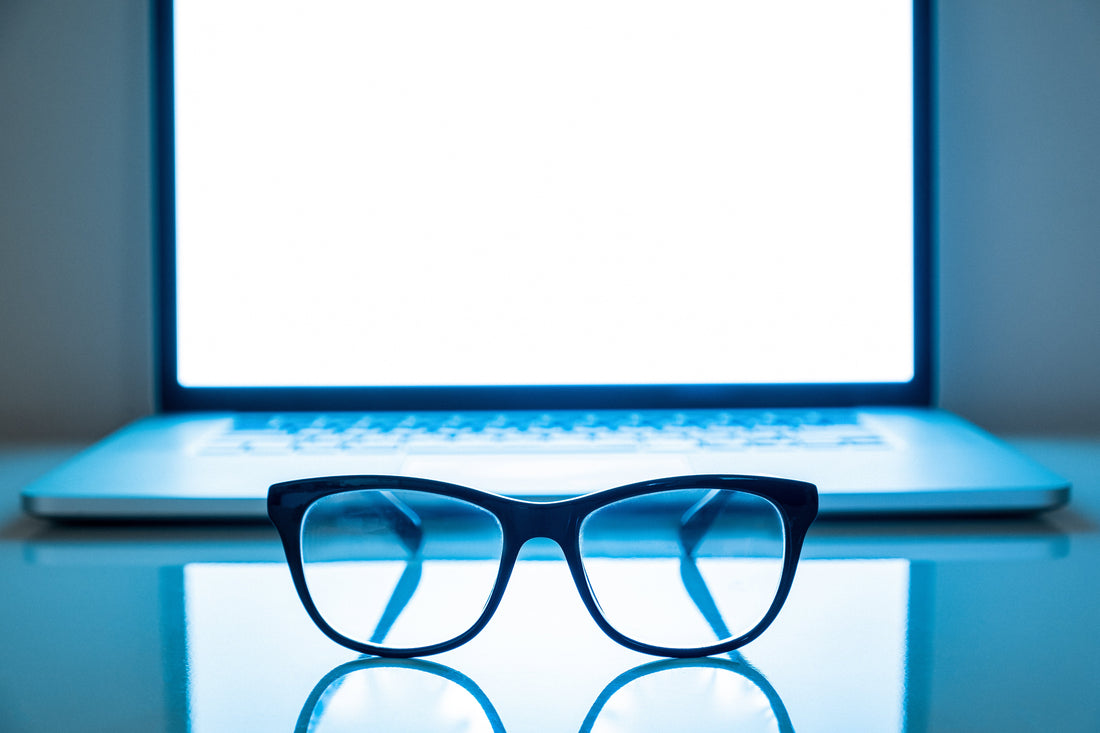 Occhiali luci blu, protezione dal nemico della nuova era - Clyra Eyewear
