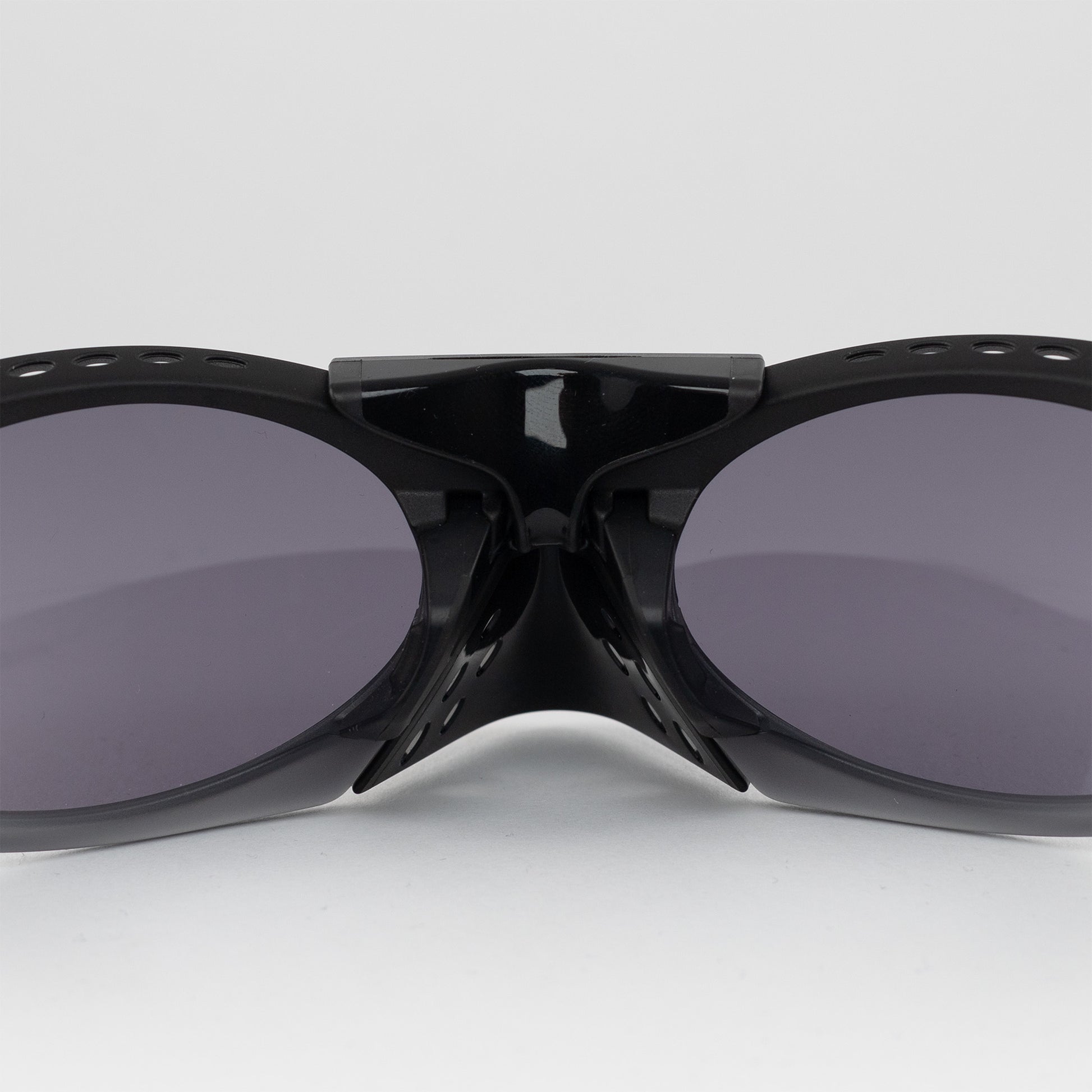 Occhiale da sole Oakley Plantaris OO9437 0163 Black - Clyra Eyewear