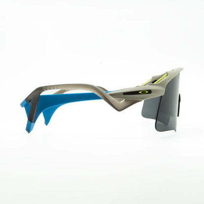 Stunt Wing Sunglasses OO9519 951903 Matte Sand