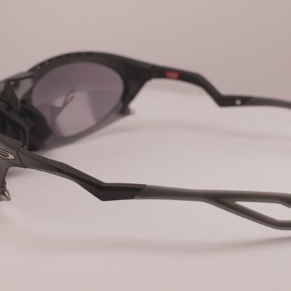 Oakley Plantaris sunglasses OO9437 0163 Black
